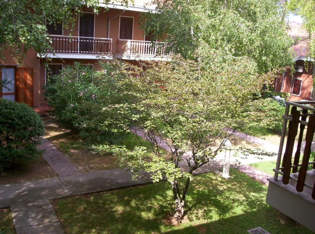 Cond Giardino Apartment Lignano Sabbiadoro Luaran gambar